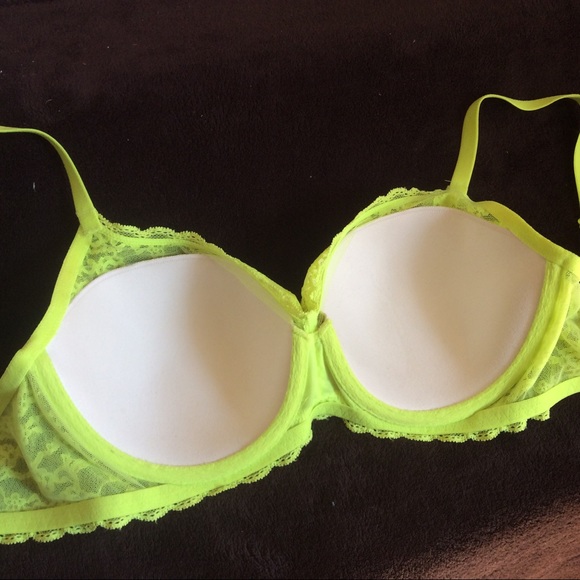 NWOT Victoria's Secret lined Lace Bra - Picture 4 of 11